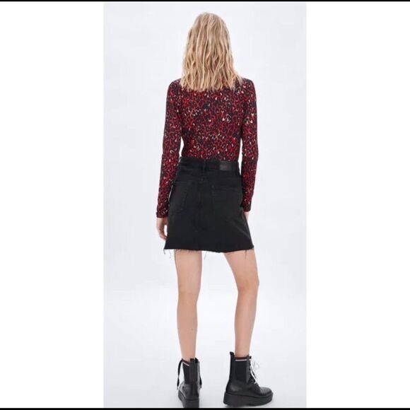 Zara red black long sleeve leopard animal cheetah print deep V bodysuit Sz L - Picture 4 of 15